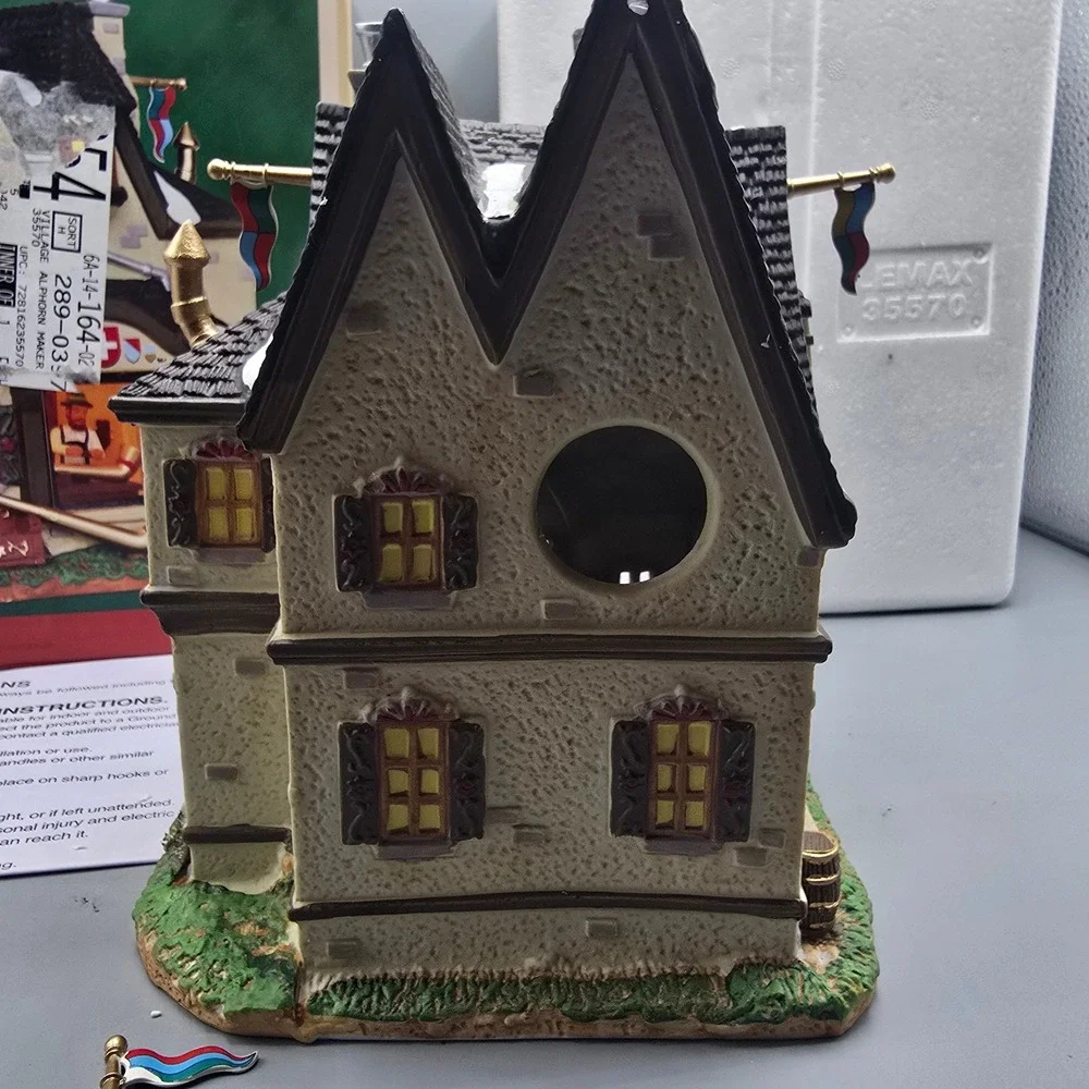 Lemax Village Alphorn Maker Caddington Village 35576 Christmas House 2013